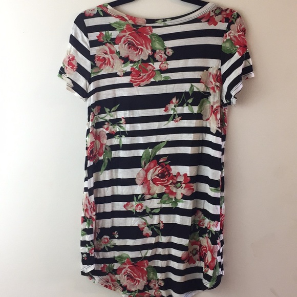 Stripe Floral Tunic - Picture 2 of 4